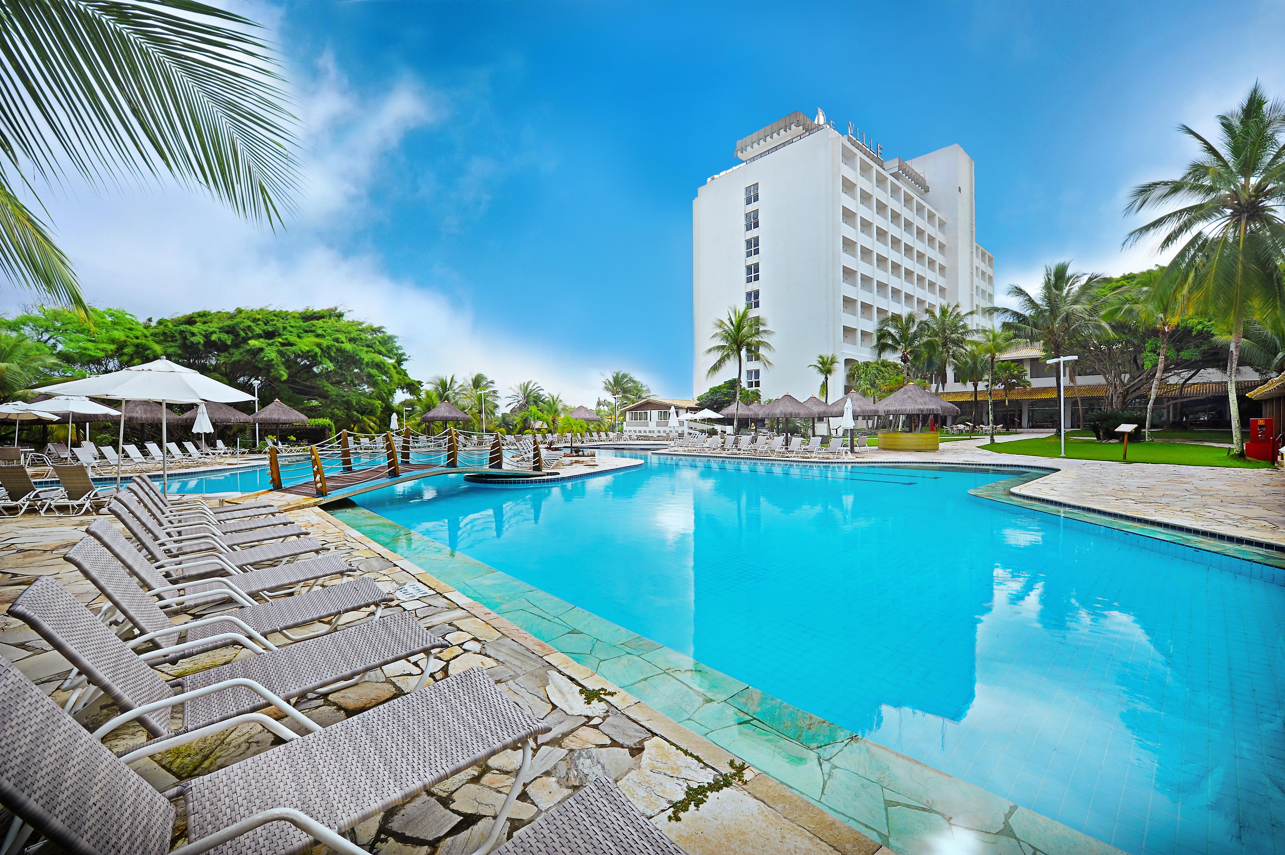 Hotel Deville Prime Salvador Exteriér fotografie The pool at the hotel