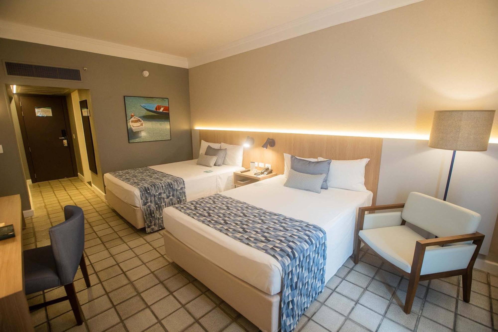 Hotel Deville Prime Salvador Exteriér fotografie A room at the hotel
