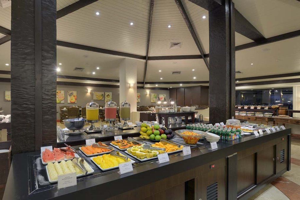 Hotel Deville Prime Salvador Exteriér fotografie A buffet at a hotel